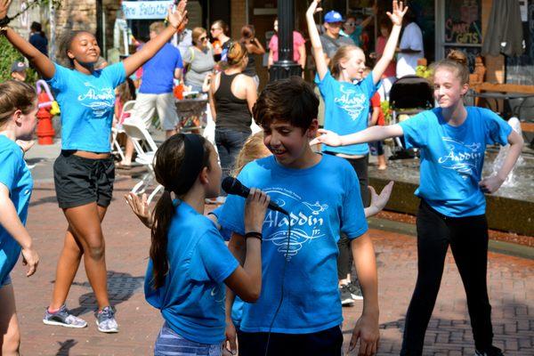 Ovation's Summer Camp cast of Aladdin performing at Oak Park's annual Oaktoberfest 2017!