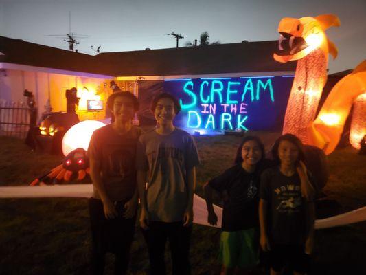 Scream In The Dark Haunted Maze