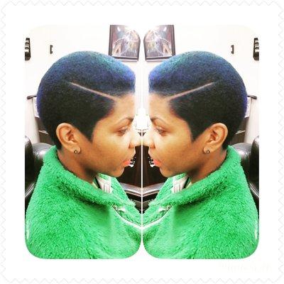 Women's Haircut by Que