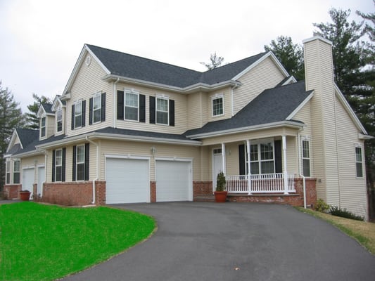 Country Walk: 2 & 3 Bedroom Luxury Apartments in Windsor, CT.