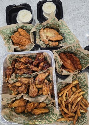 Hot honey rub, garlic parmesan (cheesy) & mango habanero crispy tenders, seasoned fries, bbq, lemon pepper (zesty) & hot honey rub wings $78