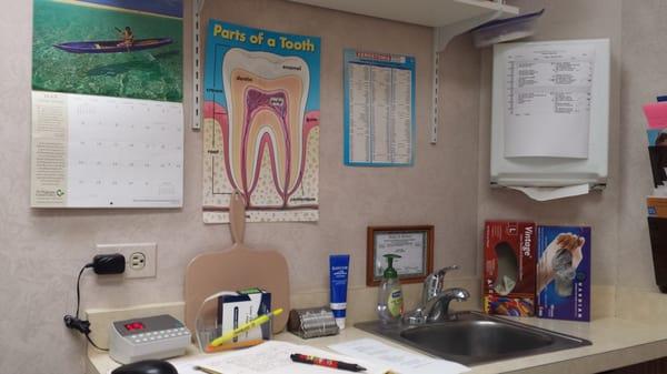 Dental hygienist station