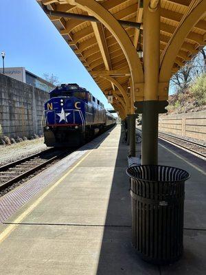 Amtrak Train 74 coming into the station on a Sunday afternoon.