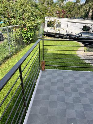 Deck railing