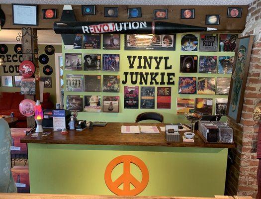 Vinyl Junkie Record Lounge