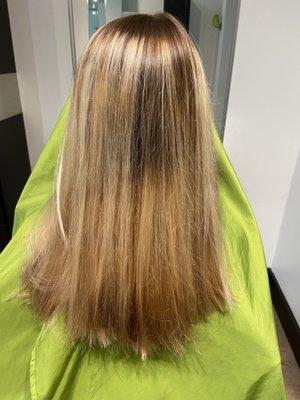 I went in and asked for balayage and a cut for my dead ends. This is what I came out with.