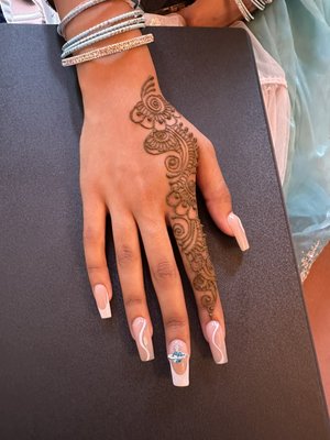 Simple henna design