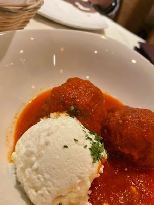 Meatballs with ricotta