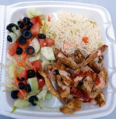 Chicken plate with rice and salad