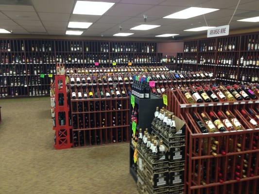 A super selection of wines from around the world specializing in American varietals.