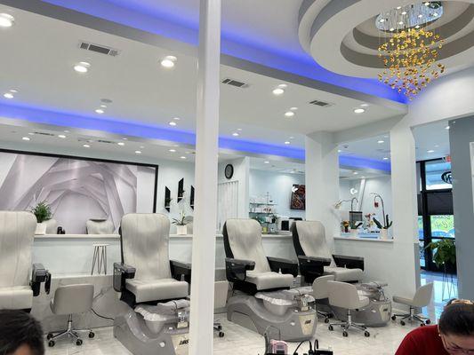 Essence Nails & Spa