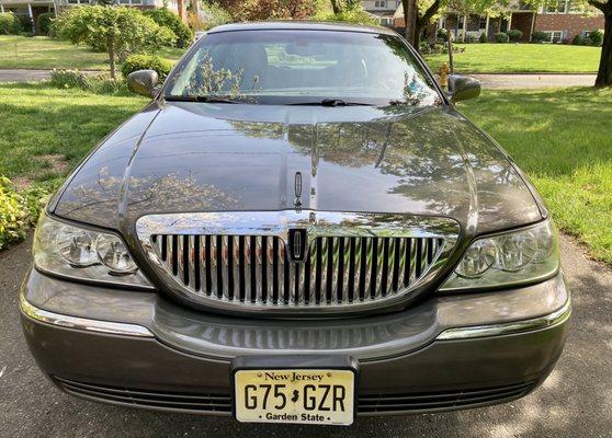 2004 Lincoln Town Car Detail