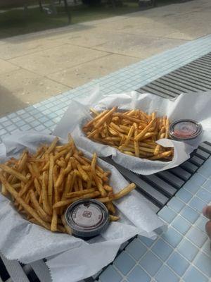 French fries poolside IG: @whatschriseating