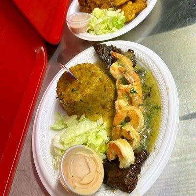 Mofongo con Churrasco y Camarones al Ajillo / Mofongo with Skirt Steak & Shrimp in Garlic Sauce