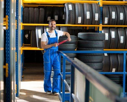 Llantera El Compadre Tire Shop