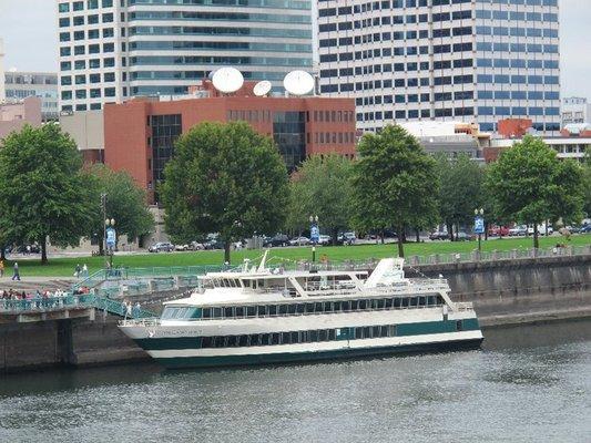 Portland Spirit at Salmon Springs Dock