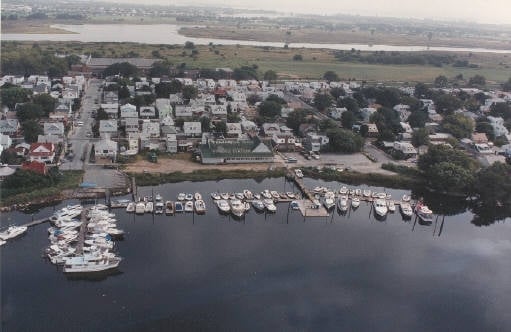 GIRLS ON TOP to host suit drive for Dress for Success at Tamaqua Bar & Marina, Gerritson Beach, Brooklyn