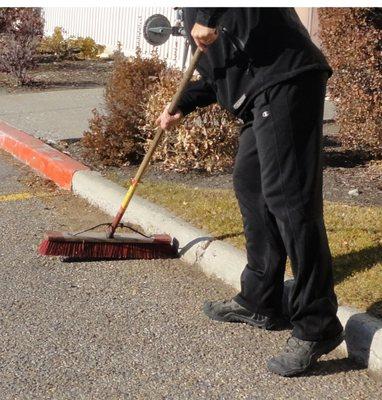 Trash pick and litter pick parking lot services