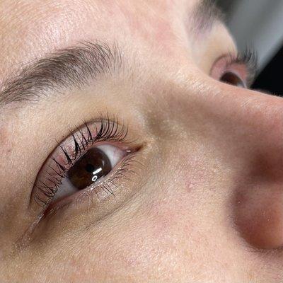 Client with damaged lashes after opting for the Keratin Lash Lift treatment. On the road to lash recovery.