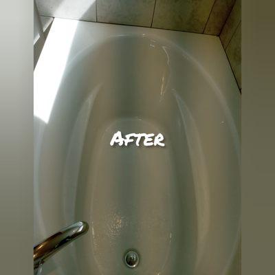 (After) picture of a post-construction cleaning (bathroom tub)