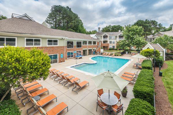 Take a swim in the sparkling swimming pool or relax on the sundeck