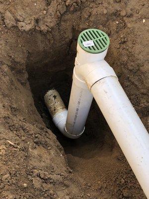 Water drain pipe and drain cap