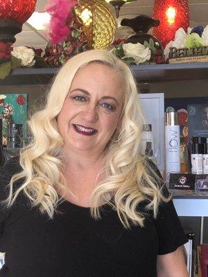 Start your 2018 with a new look or just freshen up your existing look. Come and visit Richela Huerta @ Sugar Skull Salon. (602) 432-6584