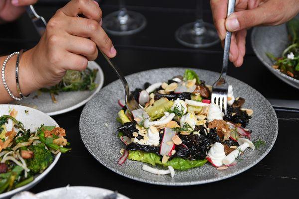 Mushroom salad with goat cheese