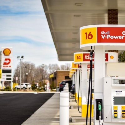 Fuel up at Shell located at 10000 Greenbelt Road, Lanham, MD! And stop inside for good food.