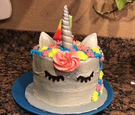 Unicorn cake by Nikki