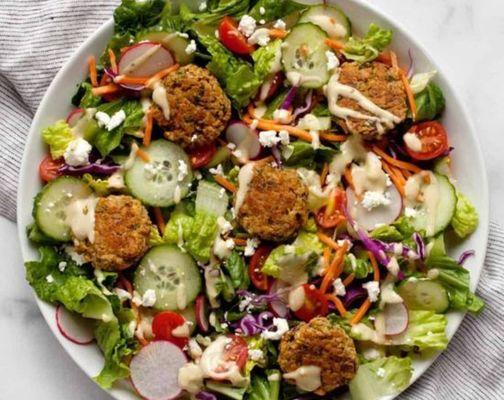 Falafel salad