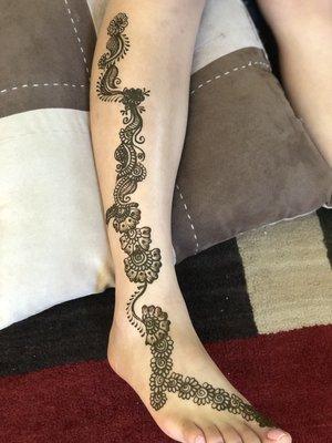 Leg heena