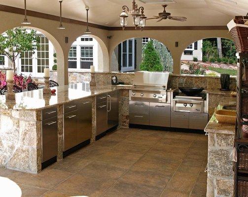 Let us help you create your own dream outdoor kitchen.