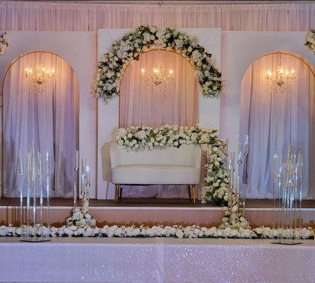 Pure White Decorations,  Classic and always elegant  For those Romantic Weddings.