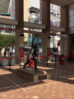 Statue of Johnny Bench