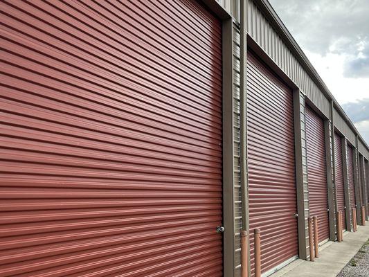 Storage at Oak Hill can meet any need. Small to large bays makes this a perfect location.