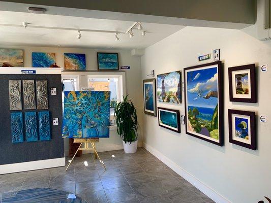 Dreamscapes, relief sculptures, impressionistic Hawaiiana ocean themed works, & more. Explore the variety.