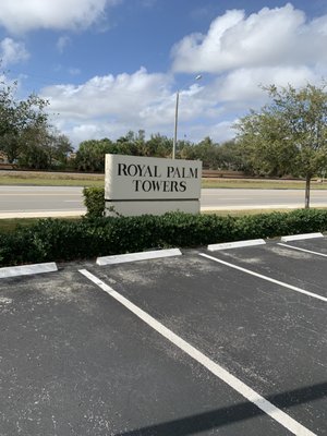 Royal Palm Towers sign: Where MJ Tax Services is located