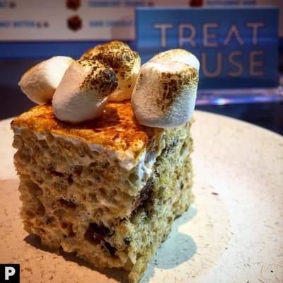 S'MORES RICE KRISPY TREAT | Chocolate Chips, Graham Crackers, Caramelized Marshmallow Spread, Toasted Mini Marshmallows