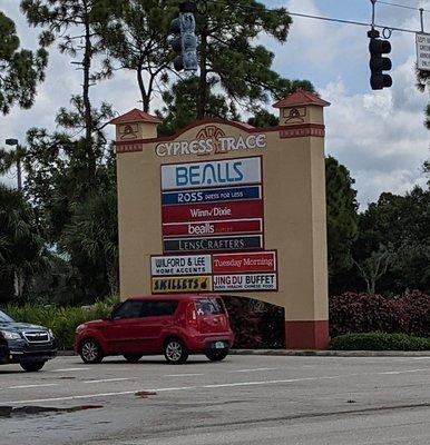 Cypress Trace shopping center, Fort Myers