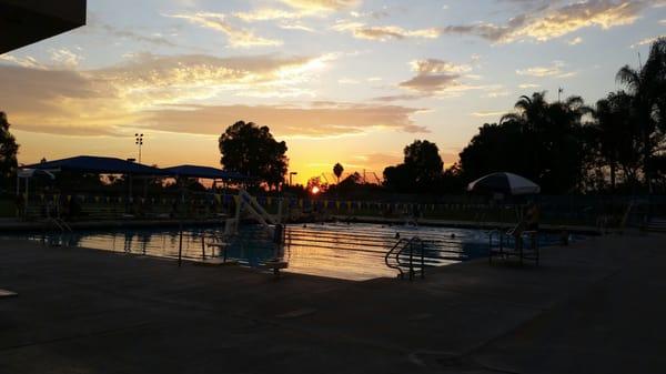 Outdoor swimming on a beautiful afternoon z