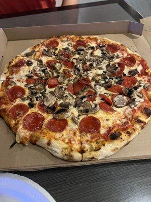 16" Mushroom & Pepperoni Pizza