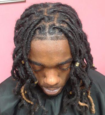 Dreadlocks Retwist & Style