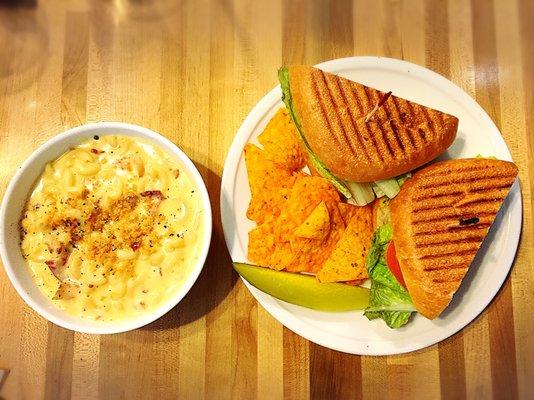 Curry Chicken sandwich and Adult Mac & Cheese