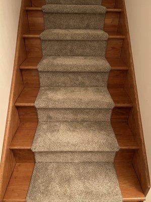 Stair runner with binding