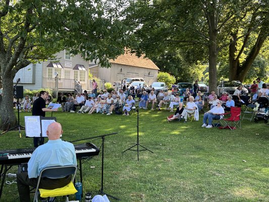 Summer worship in Pinkney Park