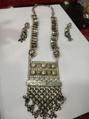 This is a pure silver hasli set