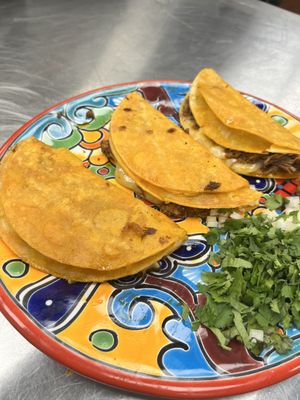 Tacos de Barbacoa / Quesabirria