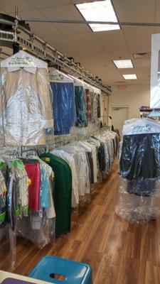 AT FRESH N CLEAN YOUR NEWLY CLEANED CLOTHES ARE IN A CLEAN ENVIRONMENT.