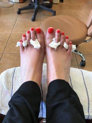 Regular pedicure. Color 123